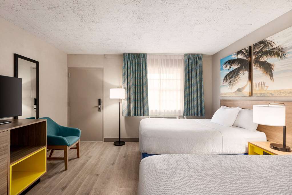 Days Inn by Wyndham Miami Airport North - photo 30