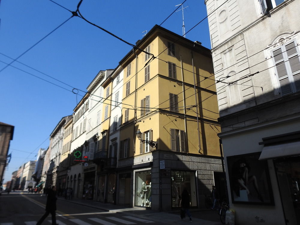 Parma Central Apartments — 4-Star Luxury Hotel in Parma, Italy