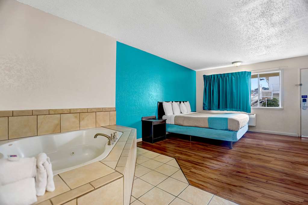 Motel 6 Fort Bragg CA - photo 6