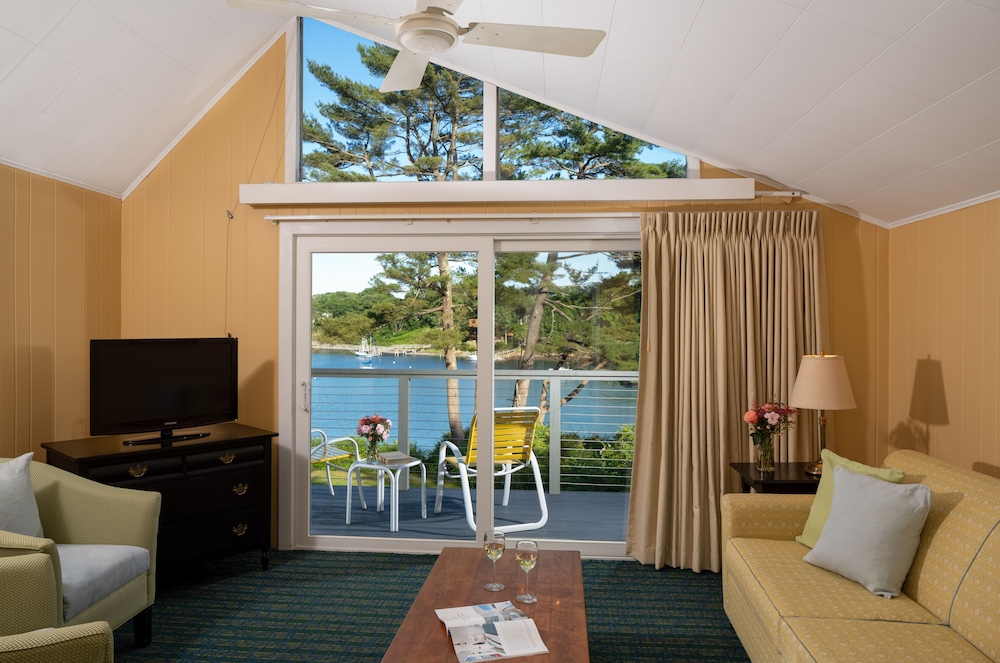 Dockside Guest Quarters & Restaurant - photo 29