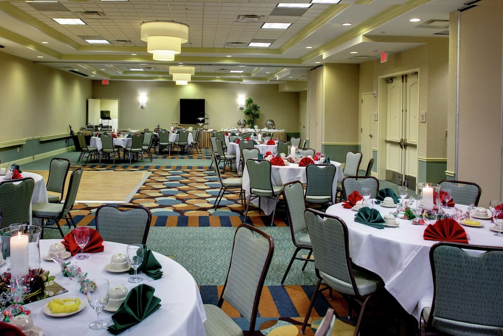 Hilton Garden Inn Richmond Airport - photo 28