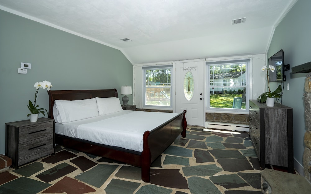 Hampton's Vacation Inn - photo 12