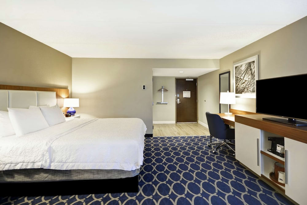 Hampton Inn Auburn - photo 6
