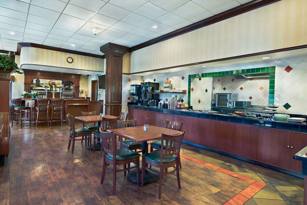 Oxford Suites Pendleton - photo 11