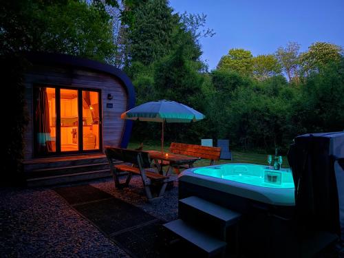 Sunridge EcoPod with Private Hot Tub — 4-Star Luxury Hotel in Plymouth, United Kingdom