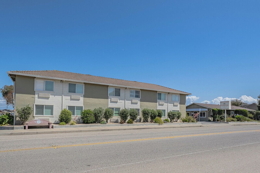 Coastal Valley Inn - photo 18