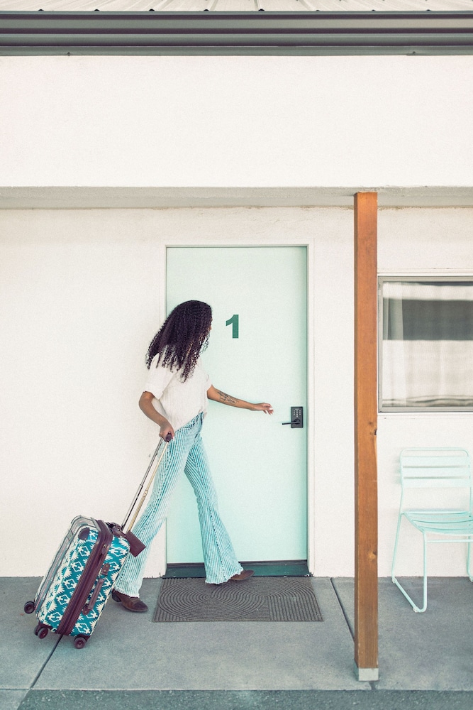 Mellow Moon Lodge - photo 4