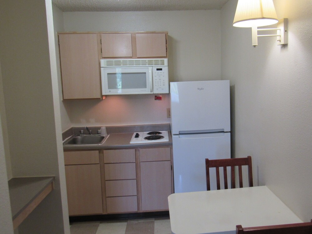 InTown Suites Extended Stay Nashville Bellevue - photo 11