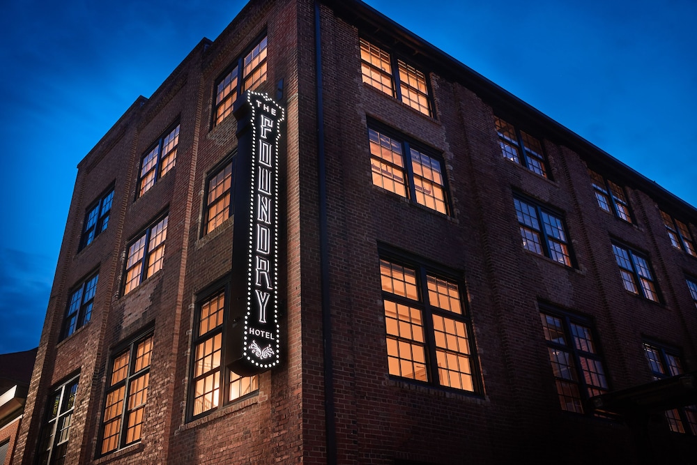 The Foundry Hotel Asheville Curio Collection by Hilton - photo 46