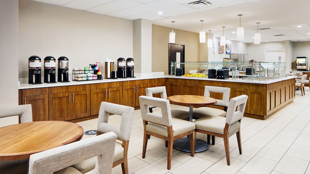 Staybridge Suites Orlando Royale Parc Suites by IHG - photo 38