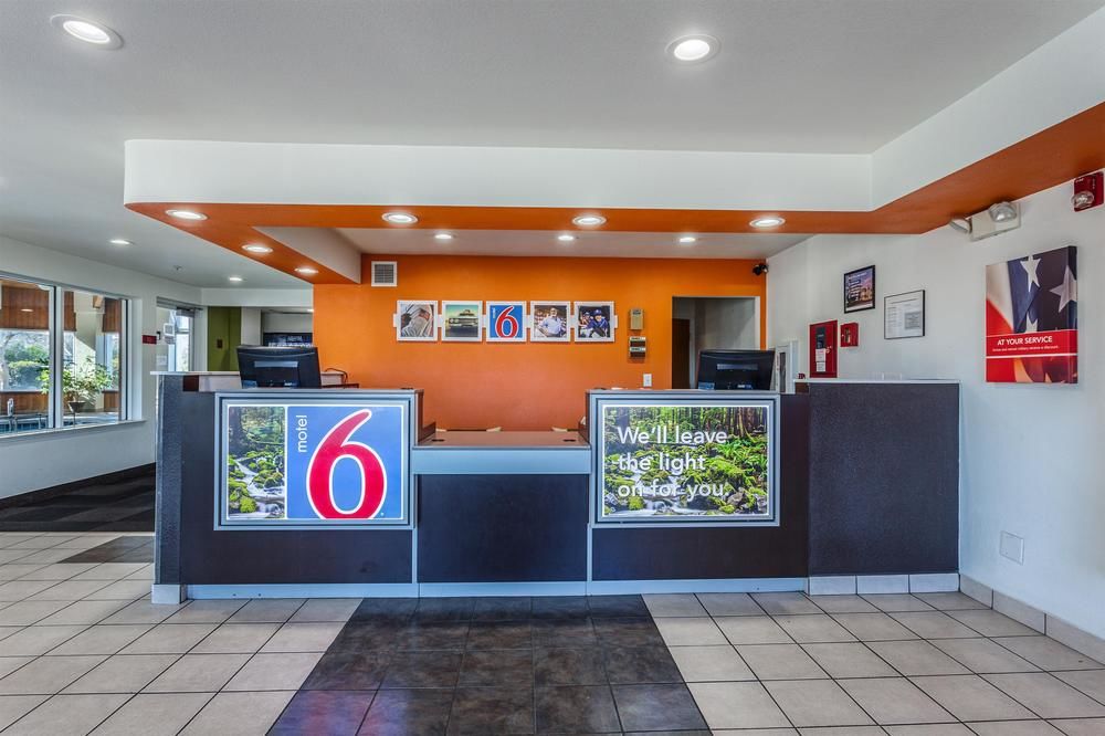 Motel 6 - photo 24