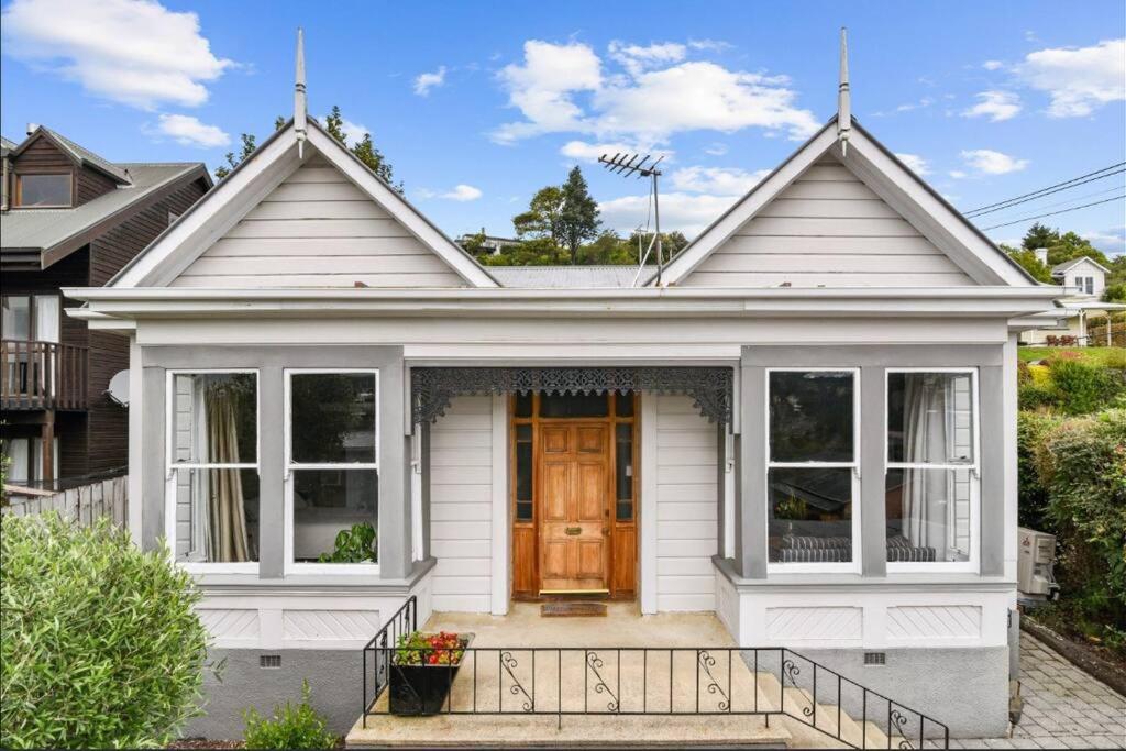 Dunedin delight sunny stylish villa — 4-Star Luxury Hotel in Dunedin, New Zealand