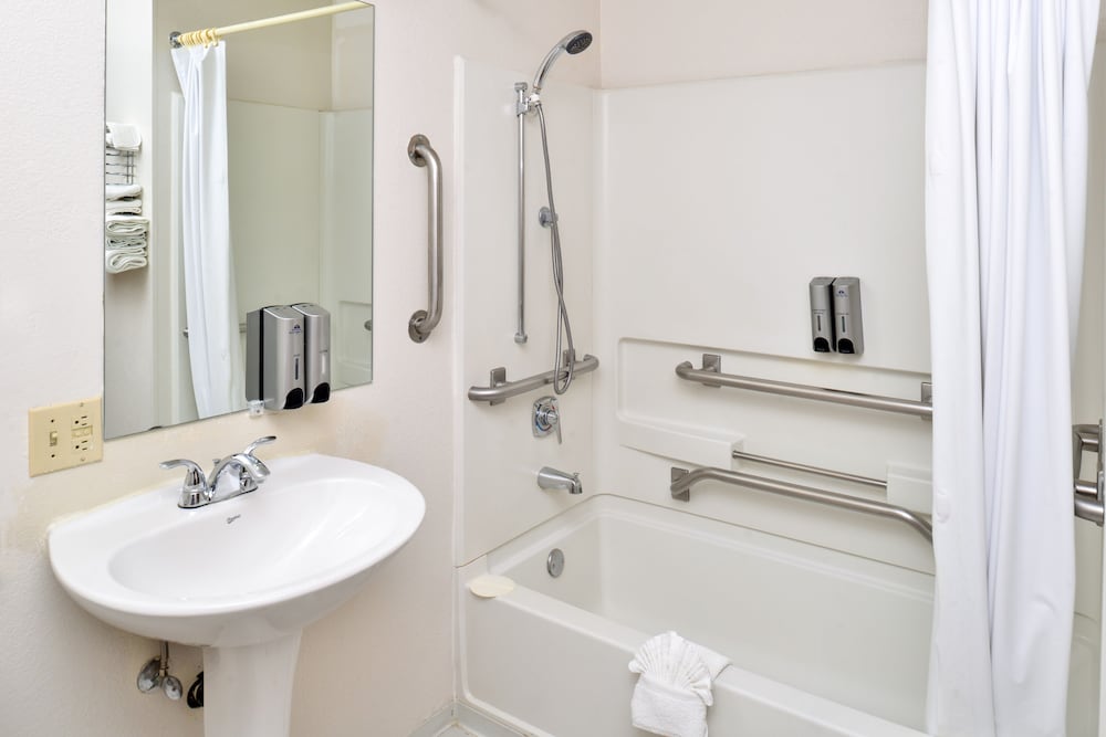 Cheyenne Guest Inn - photo 17
