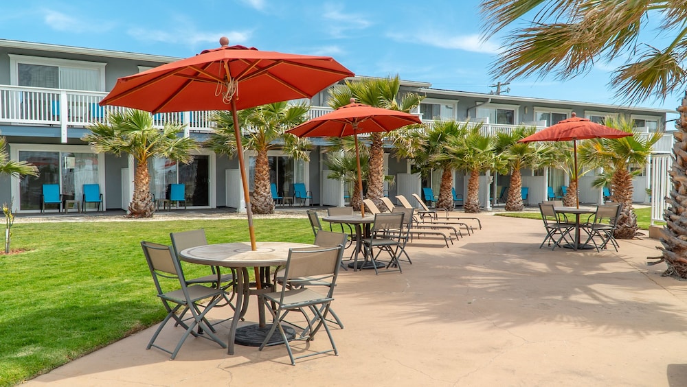 San Simeon Lodge - photo 31
