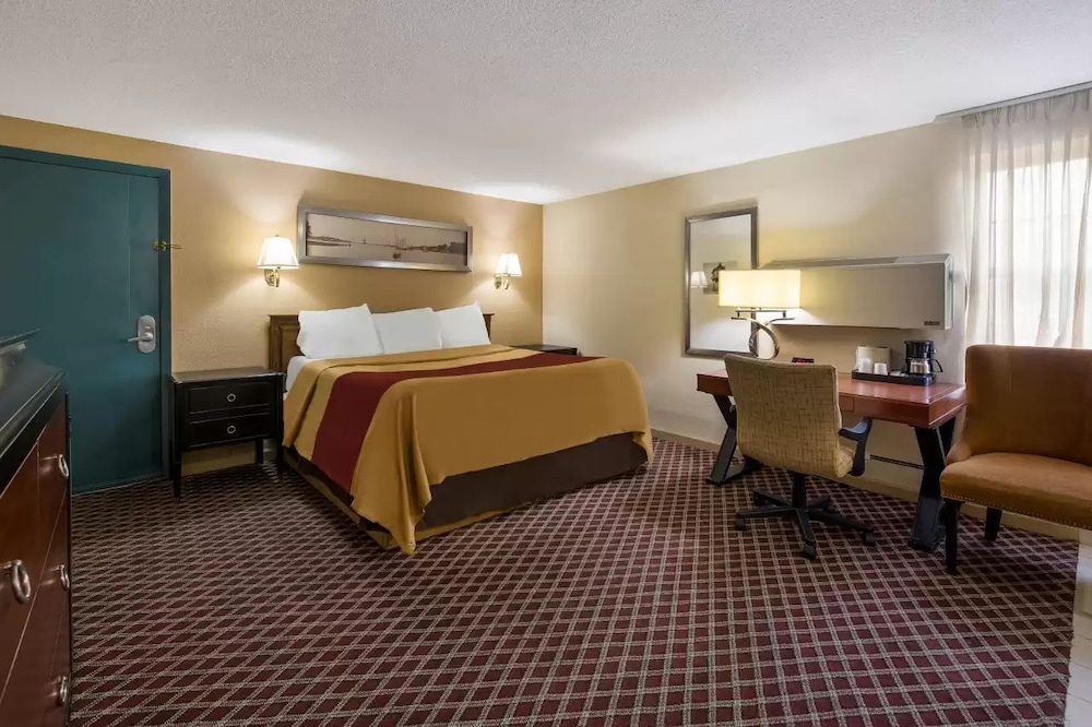Presque Isle Motel - photo 5
