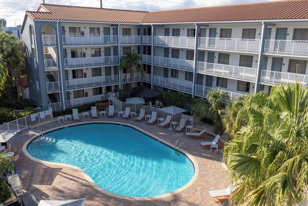 Holiday Inn & Suites Boca Raton North by IHG - photo 30