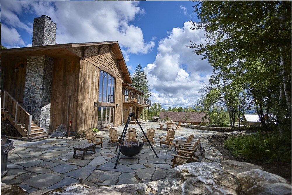 Seesaw's Lodge - featured photo