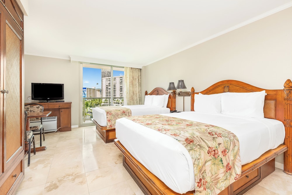 Luana Waikiki Hotel & Suites - photo 61