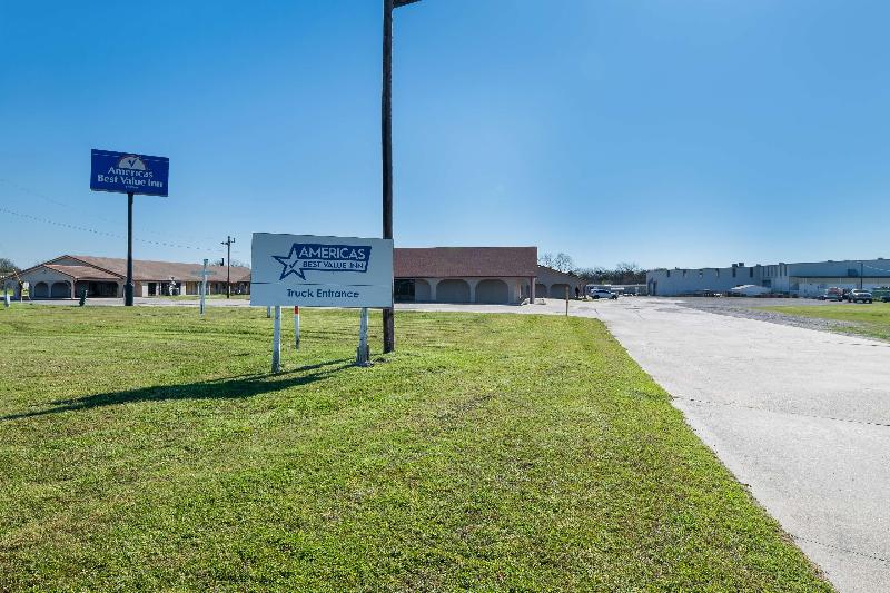 Americas Best Value Inn Bonham - photo 10