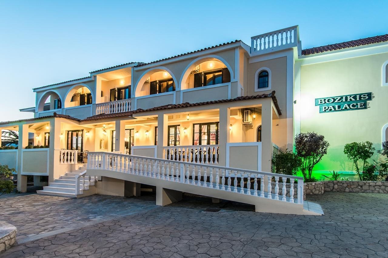Bozikis Palace Hotel — Lithakia