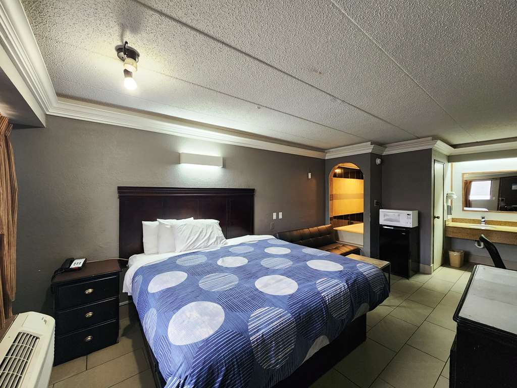 Americas Best Value Inn & Suites Little Rock at Scott Hamilton Dr - photo 41