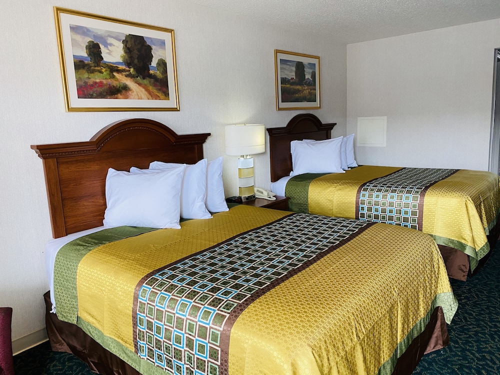 Harrisonville Inn & Suites - photo 8