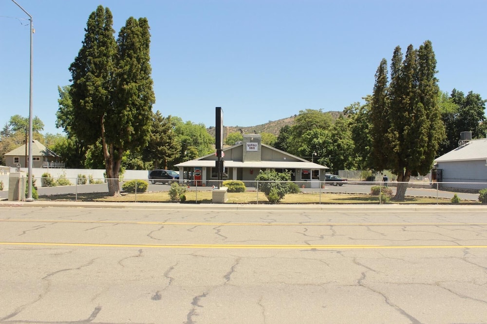 Budget Inn Yreka - photo 33