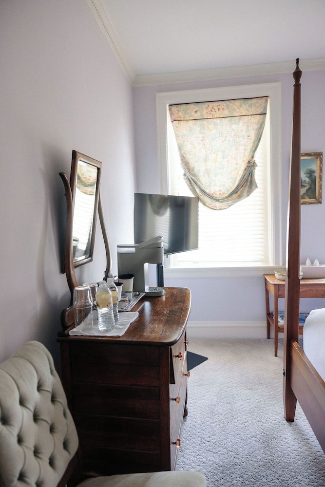 Kenmore Inn - photo 32