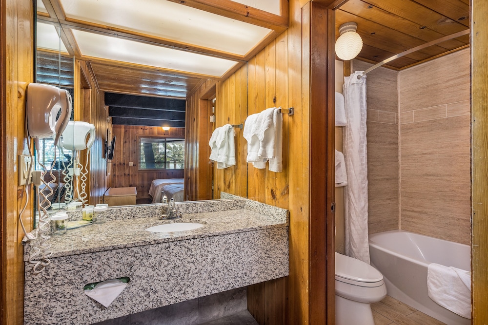 The Pines Resort - photo 28