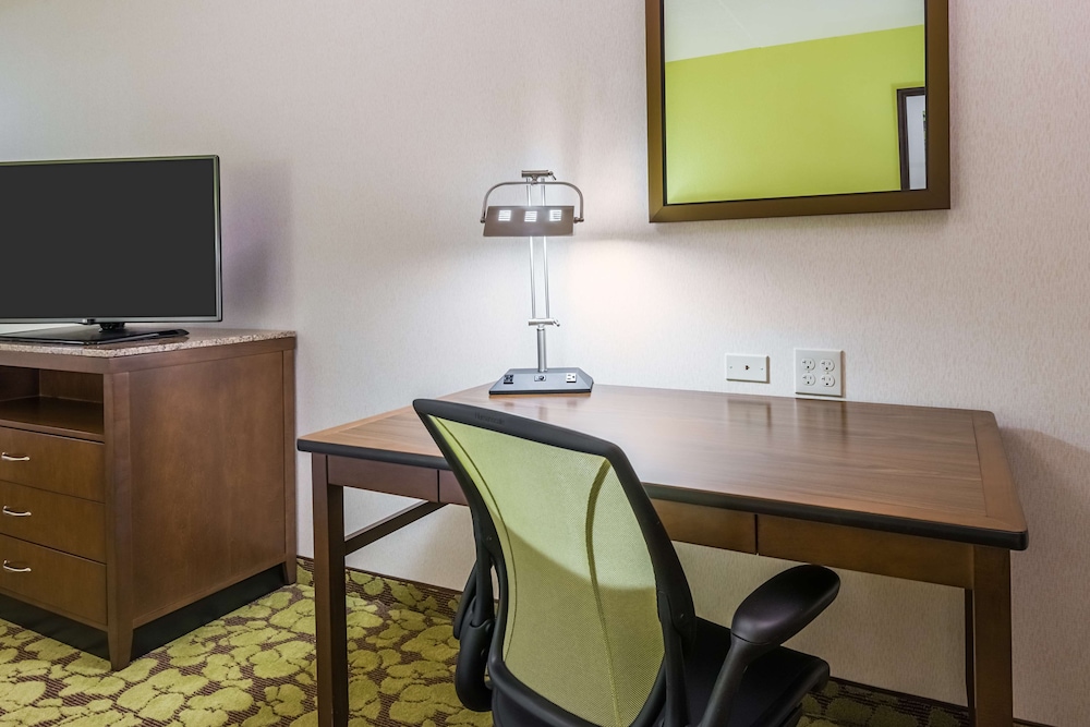 Hilton Garden Inn Wayne - photo 10