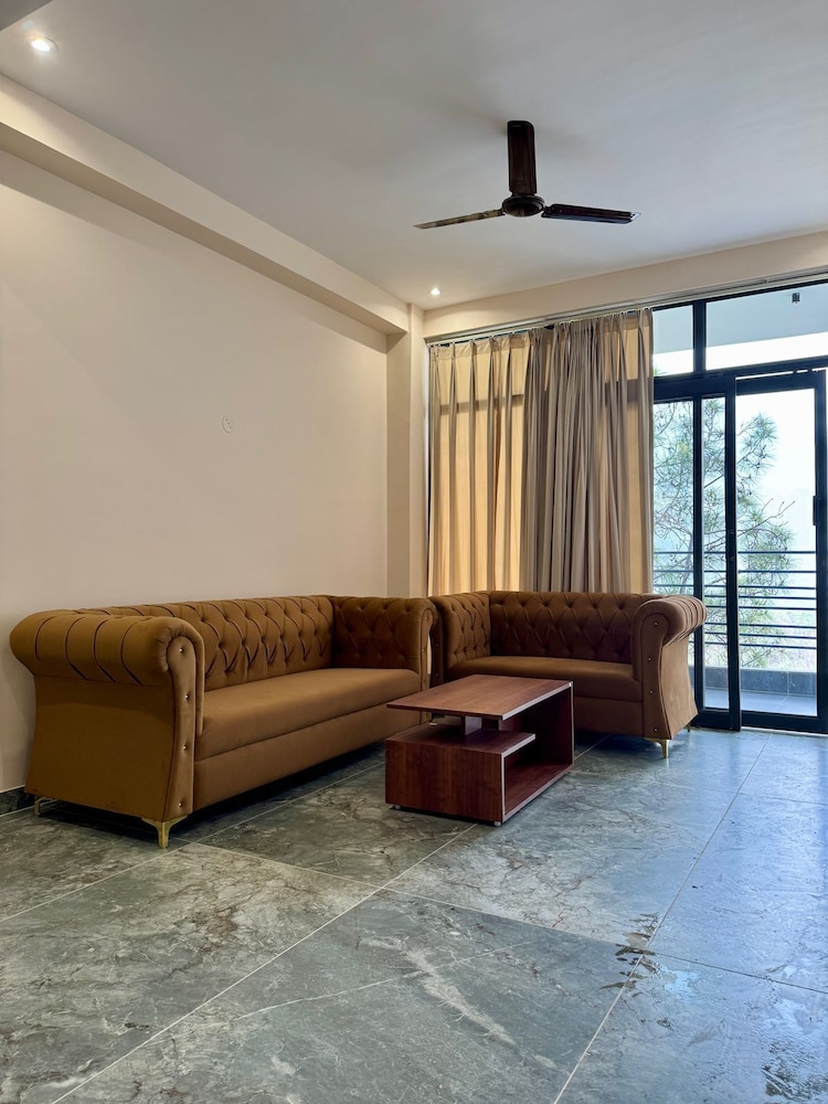 Mountain Breeze Hill Crest Kasauli — Dharampur — photo 3