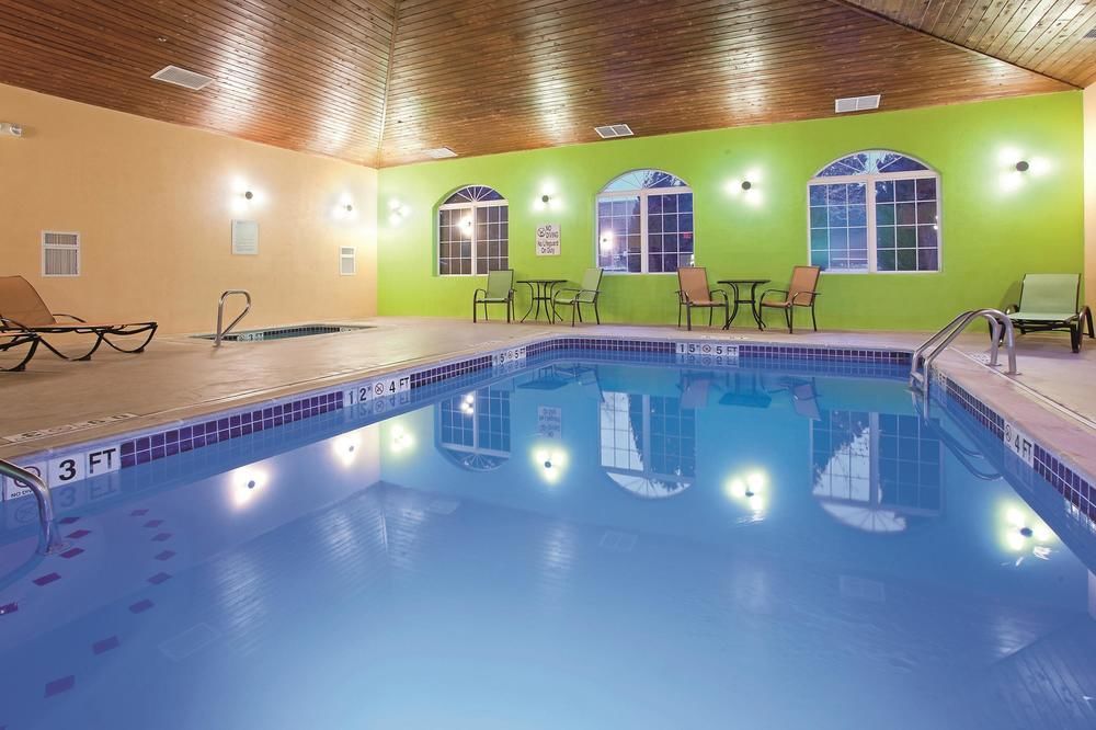 La Quinta Inn & Suites by Wyndham Castle Rock - photo 20