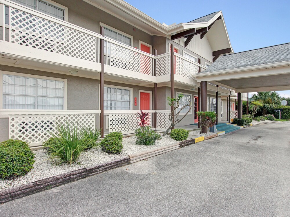 The Palmer Inn & Tennis Club - photo 40