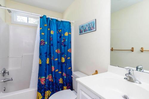 Island Delight by Oak Island Accommodations - photo 11