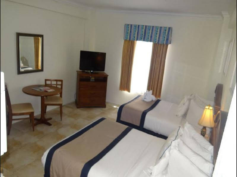 The Hollywood Beach Resort by RevMBE Consulting - photo 34