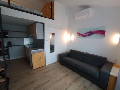 Studio Independant Et Climatise. Arrivee Autonome — hotel in Begles