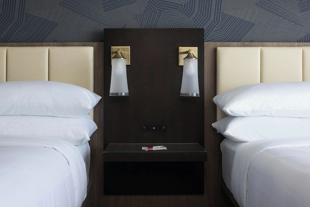 Bloomington Normal Marriott Hotel & Conference Center - photo 9