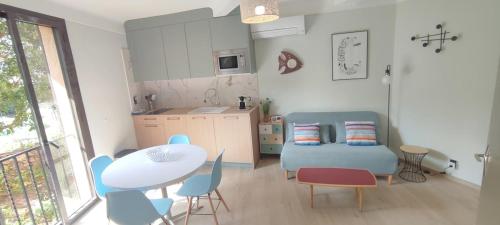 Collioure Au Faubourg T2 a 3min Des Plages Clim Avec Petit Parking in Collioure, France