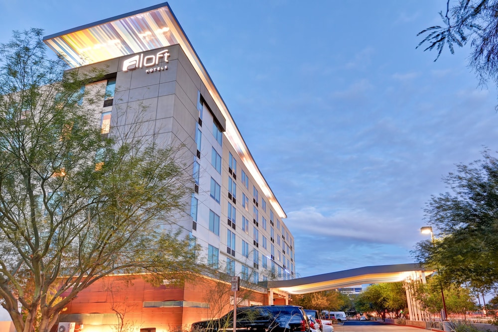 Aloft Phoenix Airport - photo 2
