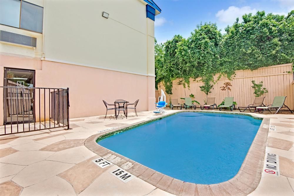 Days Inn Austin Crossroads - photo 14