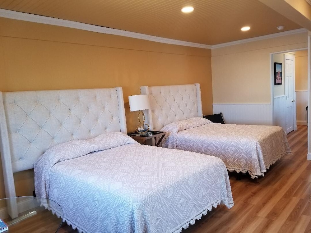 Vineyard Harbor Motel Private Beach - photo 21