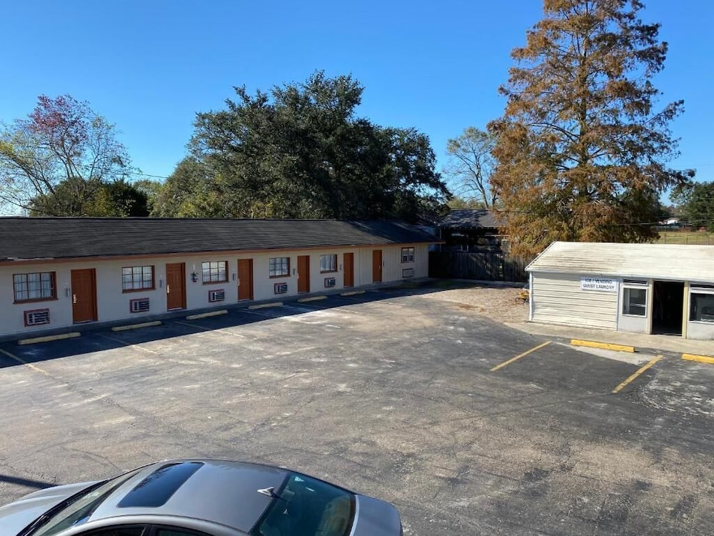 Relax Inn Plaquemine - photo 29