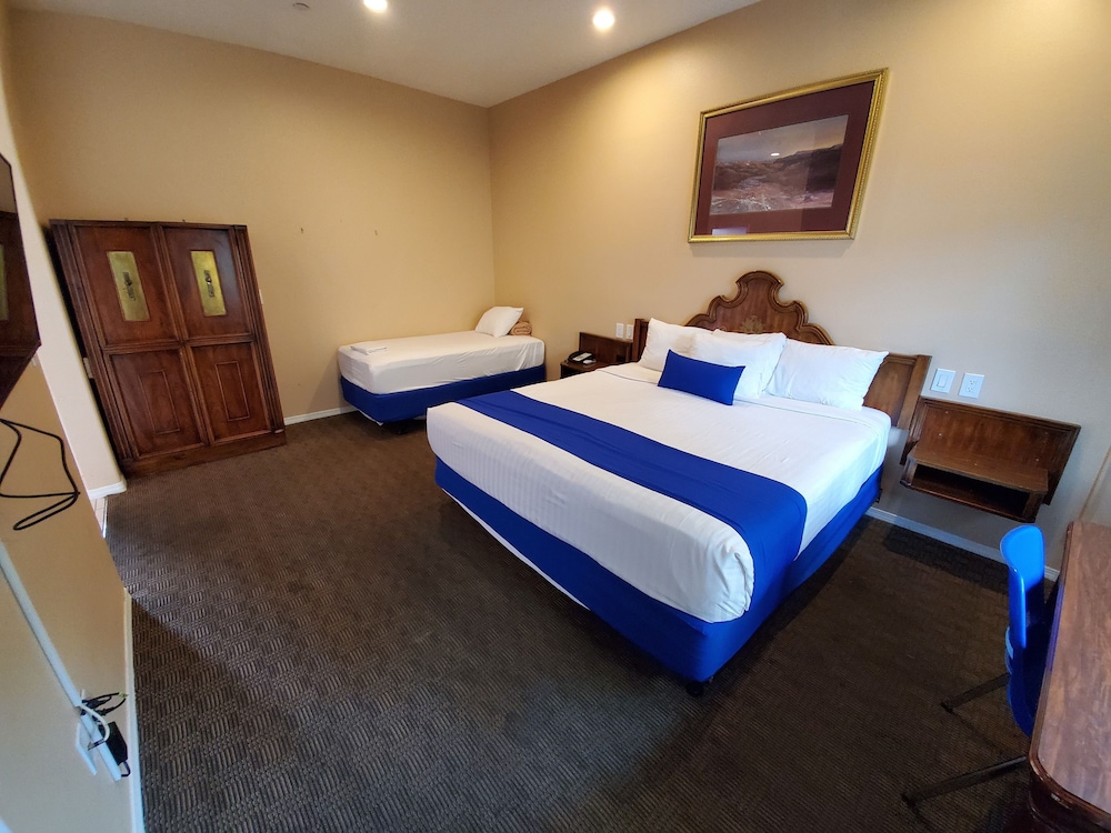 Colony Inn - photo 12