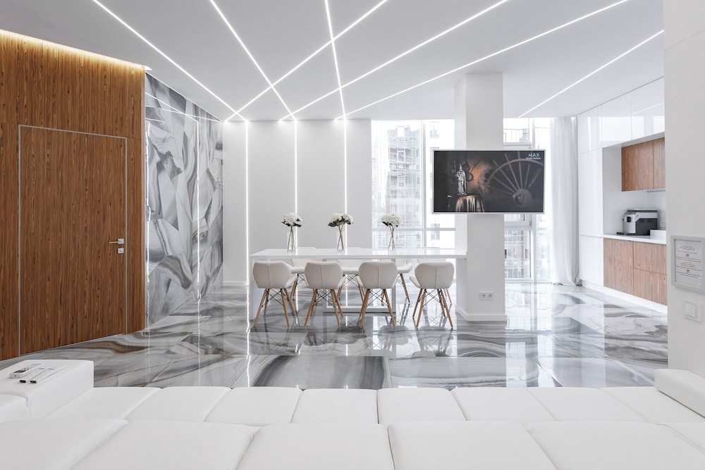 Royal Apartments Gagarinskoe plato 5a — 4-Star Luxury Hotel in Odessa, Ukraine