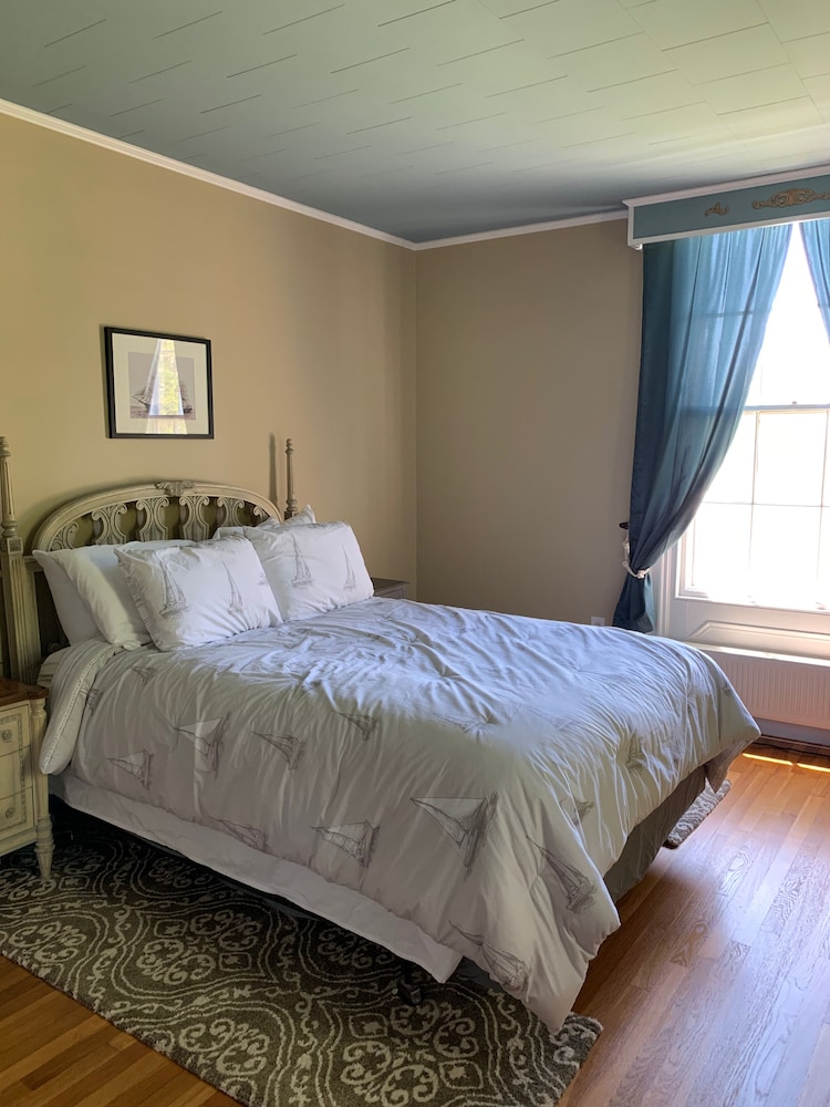Captain Sweetser's Inn - photo 16