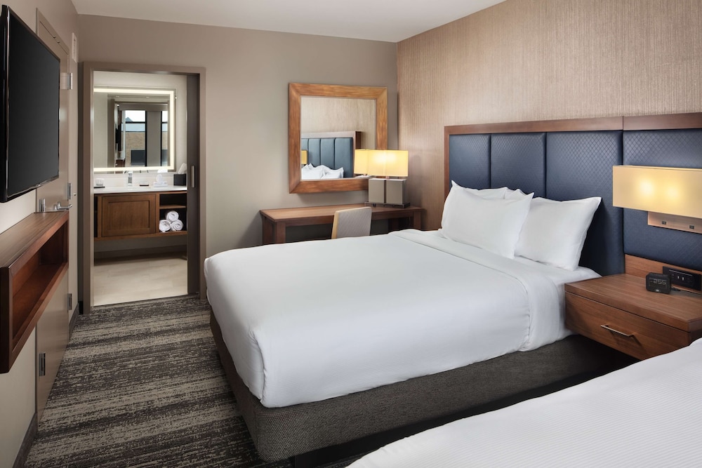 Embassy Suites by Hilton South Bend at Notre Dame - photo 6