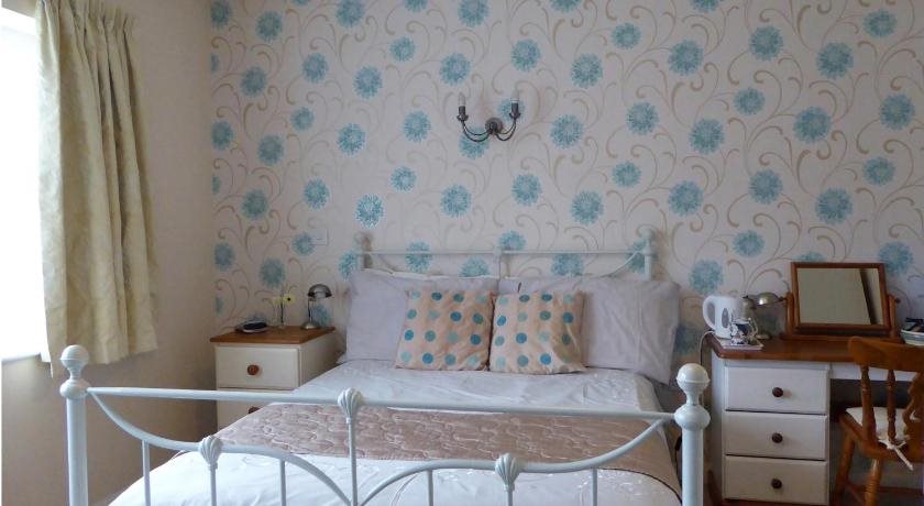 21 Park Lane — 4-Star Luxury Hotel in Corsham, United Kingdom