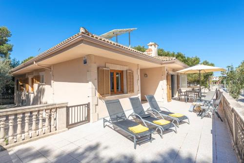Villa Cantalita Muro Beach Alcudia — 4-Star Luxury Hotel in Muro, Spain