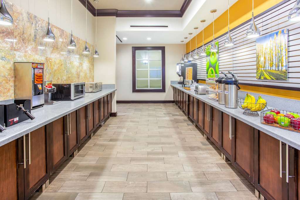 La Quinta Inn & Suites by Wyndham Gonzales TX - photo 22