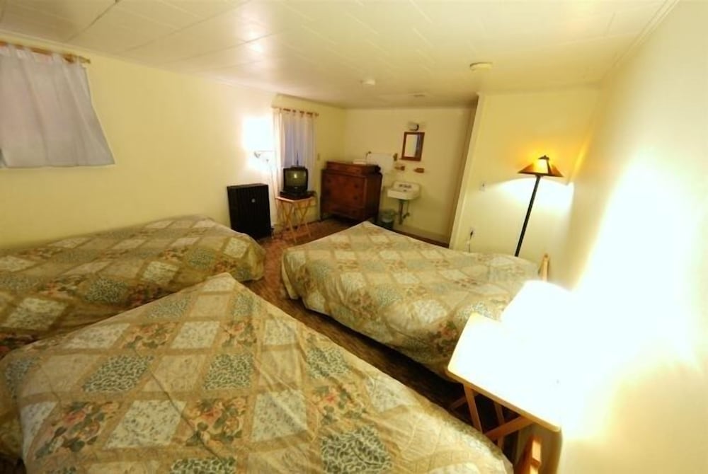 The Riverside Inn - photo 11